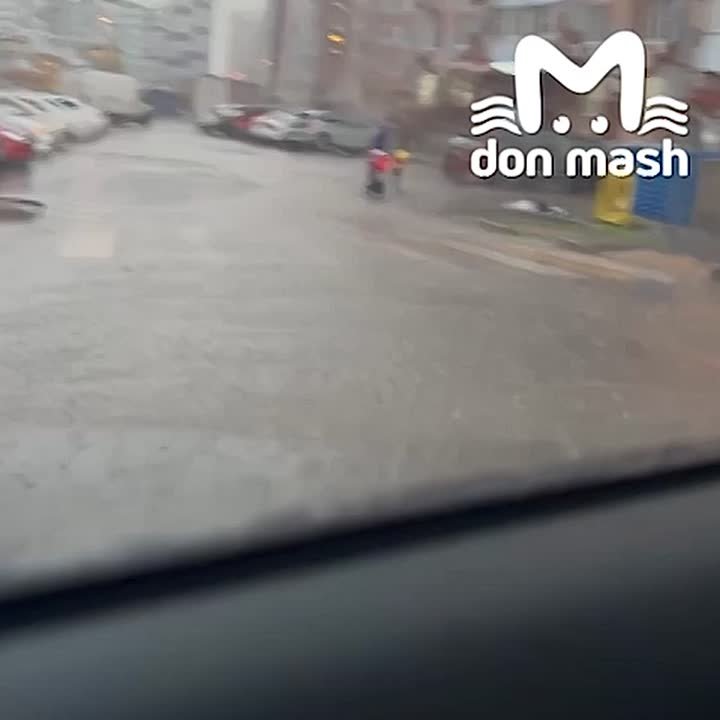 Дождь идёт от силы 30 минут, также Ростов: