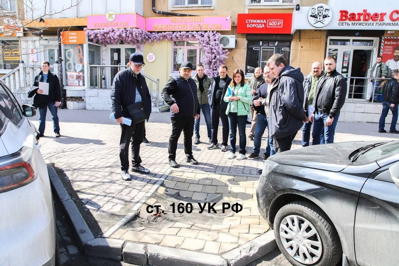 Не, ну сегодняшний фотоотчет мэра Ростова — это всё же шедевр! Не, ну сегодняшний фотоотчет мэра Ростова — это всё же шедевр!