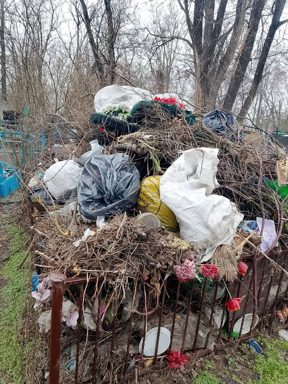 Сегодня на планёрном совещании подробно заслушал Управление ЖКХ по итогам работы за выходные. Месячник чистоты в самом разгаре, темп держим, по отдельным направлениям работу уже усилили Сегодня на планёрном совещании подробно заслушал Управление ЖКХ по итогам работы за выходные. Месячник чистоты в самом разгаре, темп держим, по отдельным направлениям работу уже усилили