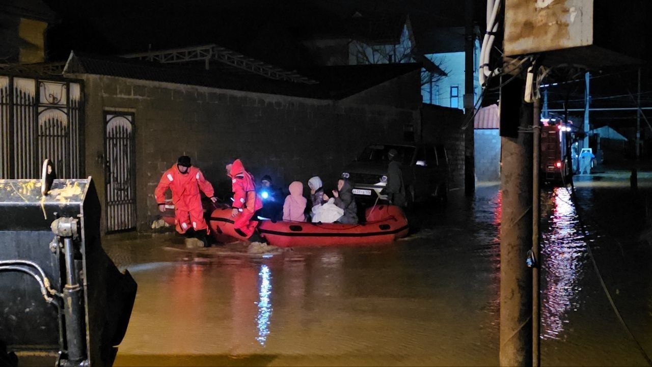 Сбор гуманитарной помощи для пострадавших от ливней жителей Дагестана начал Российский Красный Крест Сбор гуманитарной помощи для пострадавших от ливней жителей Дагестана начал Российский Красный Крест