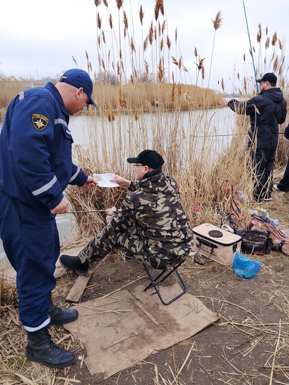 27 марта сотрудники Управления по делам гражданской обороны и чрезвычайным ситуациям города Волгодонска провели очередной профилактический рейд, направленный на обеспечение безопасности рыбаков в весенний сезон 27 марта сотрудники Управления по делам гражданской обороны и чрезвычайным ситуациям города Волгодонска провели очередной профилактический рейд, направленный на обеспечение безопасности рыбаков в весенний сезон