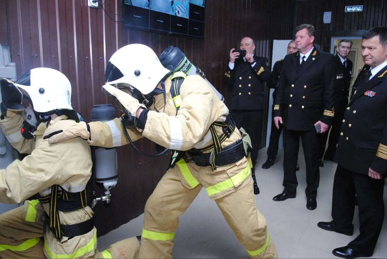 В рамках рабочей поездки в Ростовскую область руководитель Росморречфлота Андрей Тарасенко посетил Институт водного транспорта имени Г.Я. Седова – филиал ГМУ им. адм. Ф.Ф. Ушакова. Руководителю продемонстрировали обучение... В рамках рабочей поездки в Ростовскую область руководитель Росморречфлота Андрей Тарасенко посетил Институт водного транспорта имени Г.Я. Седова – филиал ГМУ им. адм. Ф.Ф. Ушакова. Руководителю продемонстрировали обучение...