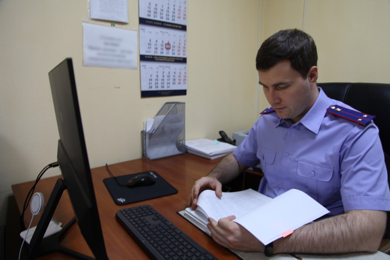 В Каменске-Шахтинском по ходатайству следствия заключен под стражу местный житель, обвиняемый в причинении тяжкого вреда здоровью, повлекшего смерть 76-летней пенсионерки