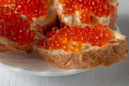 Как выбрать качественную красную икру: советы эксперта