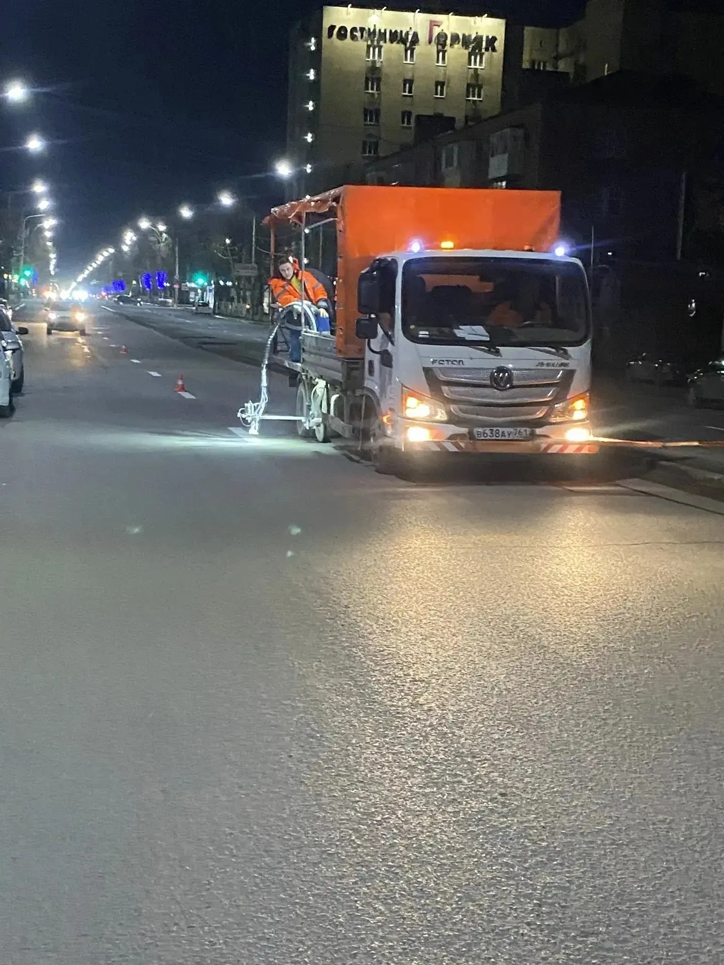 Восстановление дорожной разметки на основных улицах города Восстановление дорожной разметки на основных улицах города