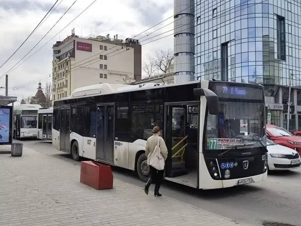 В течение ближайших месяцев 90 новых автобусов марки "НЕФАЗ" выйдут на ростовские маршруты, сообщил губернатор региона Юрий Слюсарь