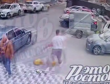 Полиция начала проверку после сноса флагштока в Ростове