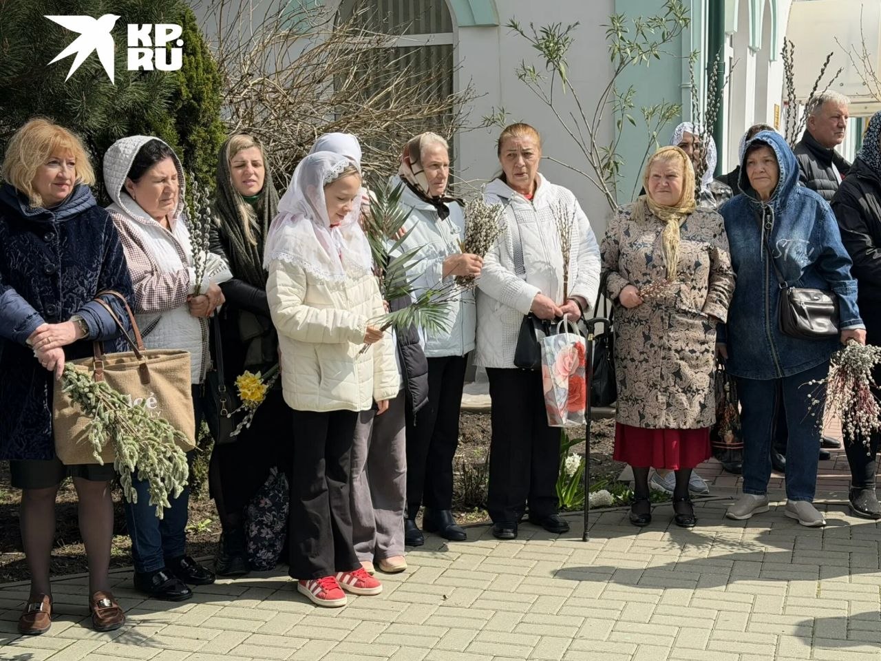 Продолжаем делиться кадрами с освящения верб из храма Троицы Живоначальной Продолжаем делиться кадрами с освящения верб из храма Троицы Живоначальной