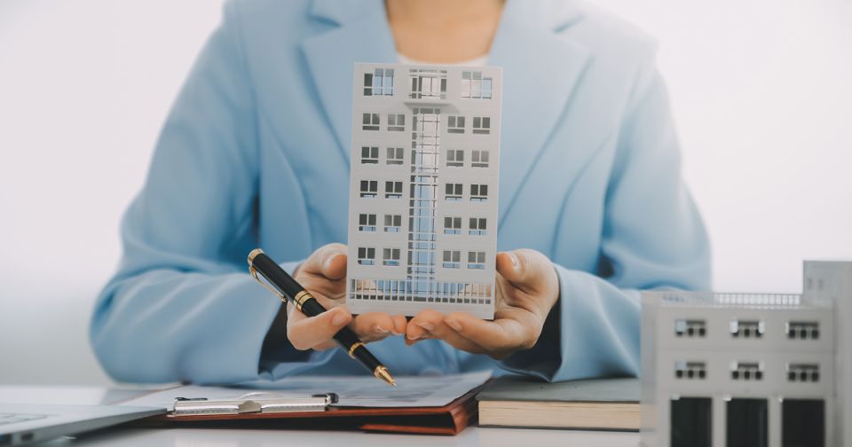 Минстрой разъясняет: обязательна ли ведение каналов в MAX и как оформить протокол ОСС