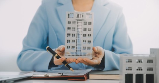 �������� ����������: ����������� �� ������� ������� � MAX � ��� �������� �������� ���