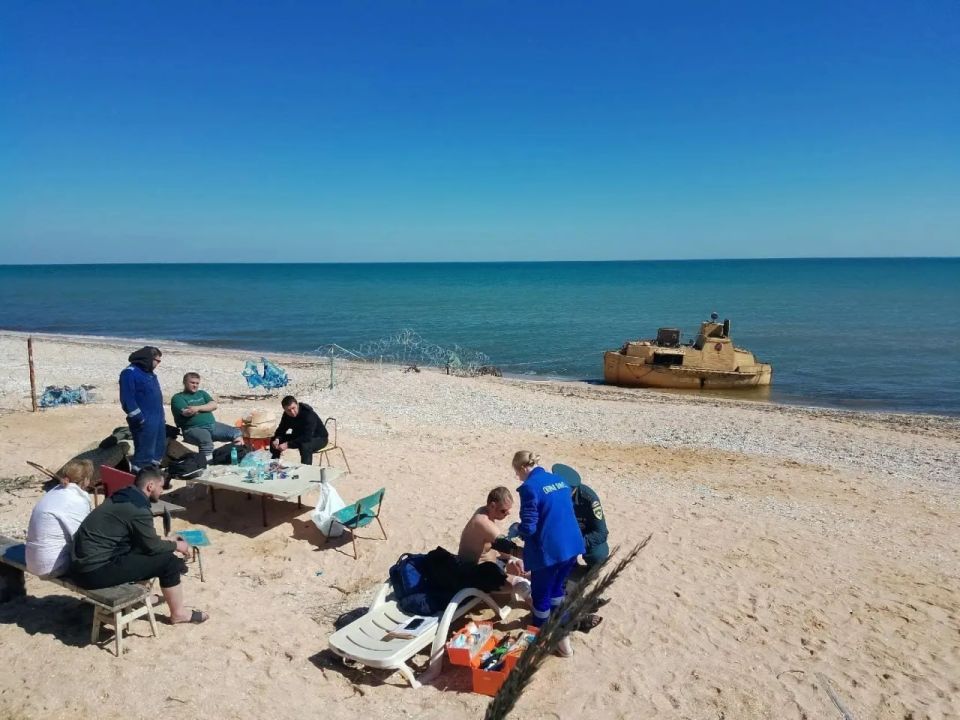 Инцидент в Азовском море: Спаслись девять моряков, судьба двоих неизвестна