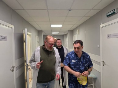 Питерские депутаты делают действительно большое дело: помогают нашим героям, раненным в боях