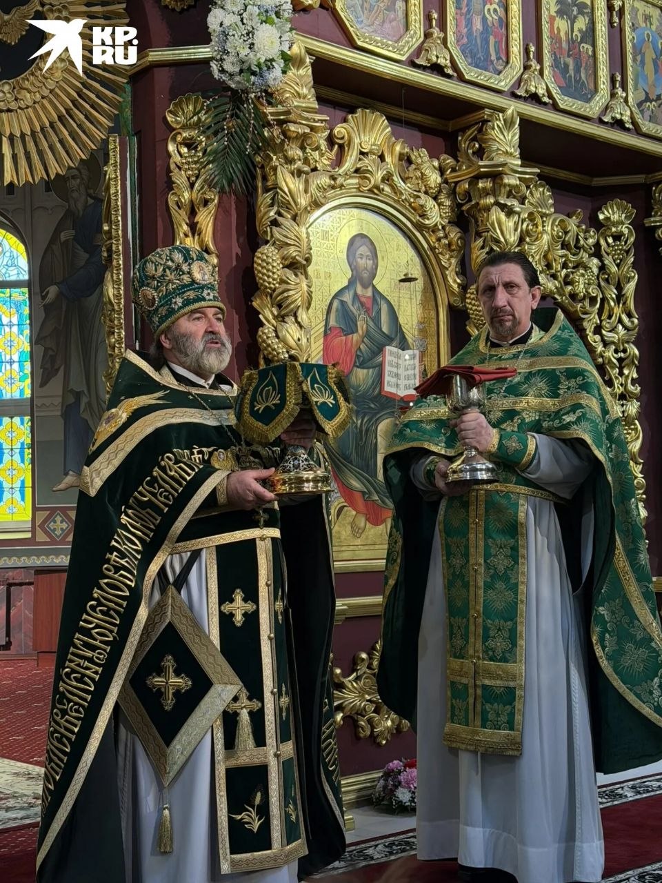 Продолжаем делиться кадрами с освящения верб из храма Троицы Живоначальной Продолжаем делиться кадрами с освящения верб из храма Троицы Живоначальной