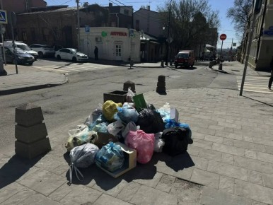 В центре города ростовчане заметили мусор