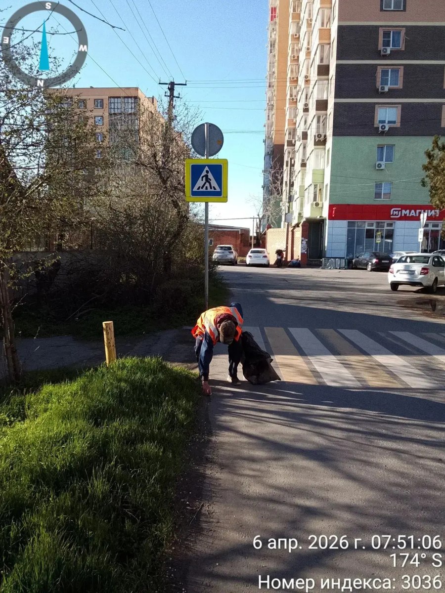В Батайске продолжается ежедневная уборка улиц В Батайске продолжается ежедневная уборка улиц