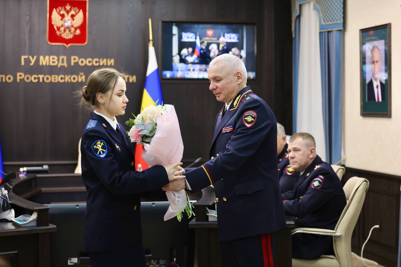 В донском Главке МВД состоялась церемония награждения сотрудников следственных подразделений В донском Главке МВД состоялась церемония награждения сотрудников следственных подразделений