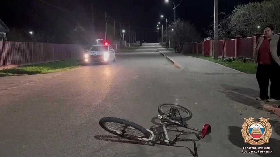 Сотрудники полиции устанавливают обстоятельства ДТП с несовершеннолетним водителем