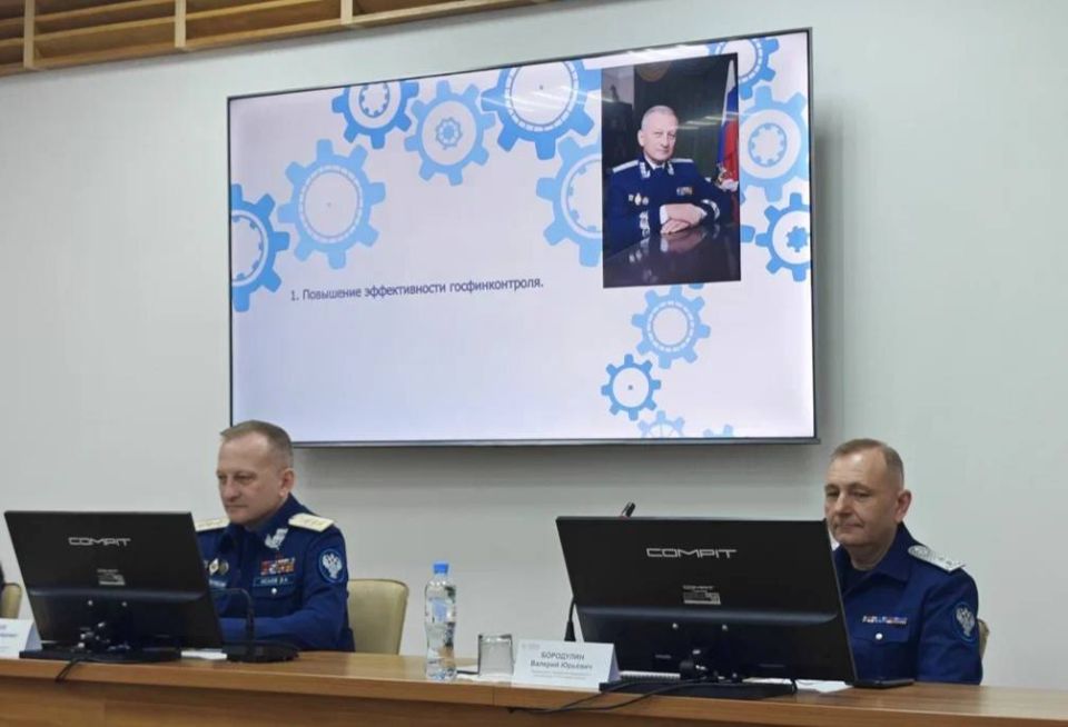 Первый заместитель руководителя Казначейства России Эли Исаев в рамках служебной командировки провел рабочую встречу с коллективом Управления Федерального казначейства по Ростовской области и сотрудниками Межрегионального...