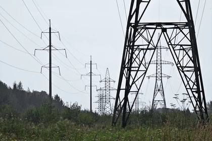 От искр вспыхнула трава, а от нее — дом: под Ростовом будут судить инженера электросетей за пожар с погибшими