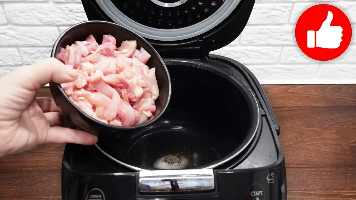 Погрузитесь в мир кулинарии: курица, тушенная в сметане в мультиварке