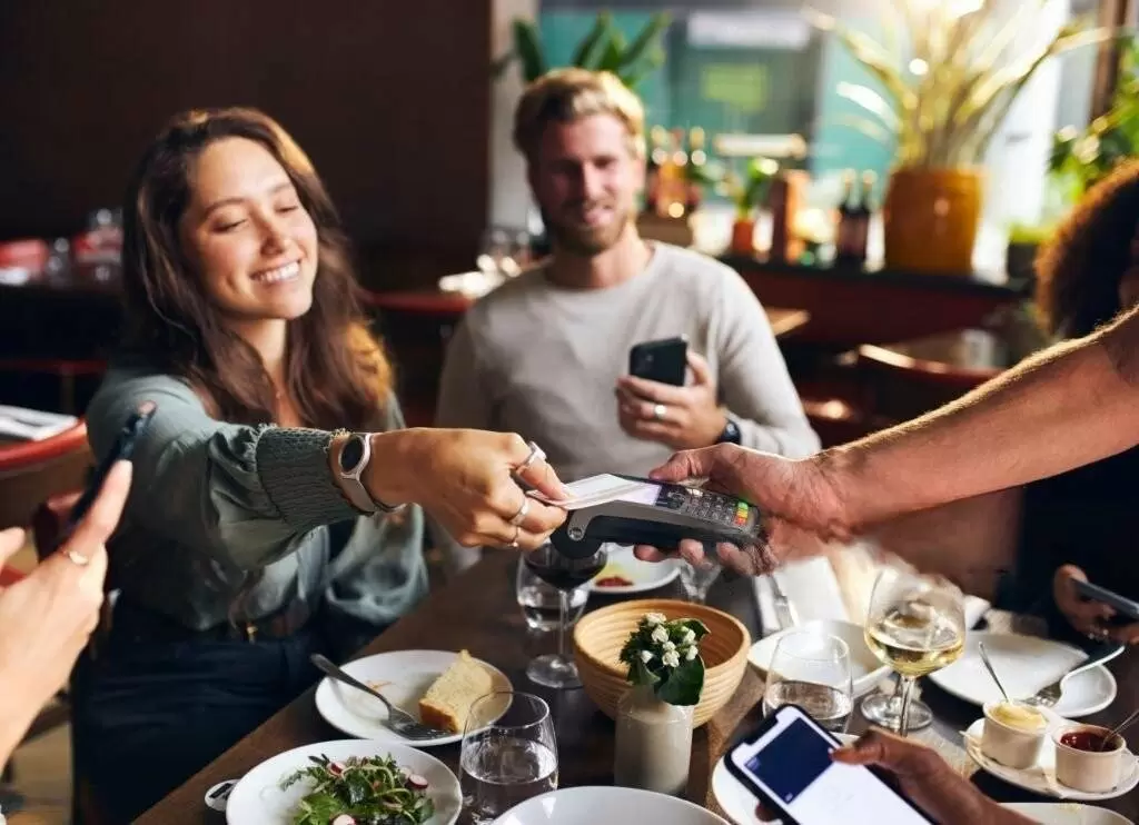 Почему магазины предпочитают QR-оплату: секреты, о которых не догадываются покупатели