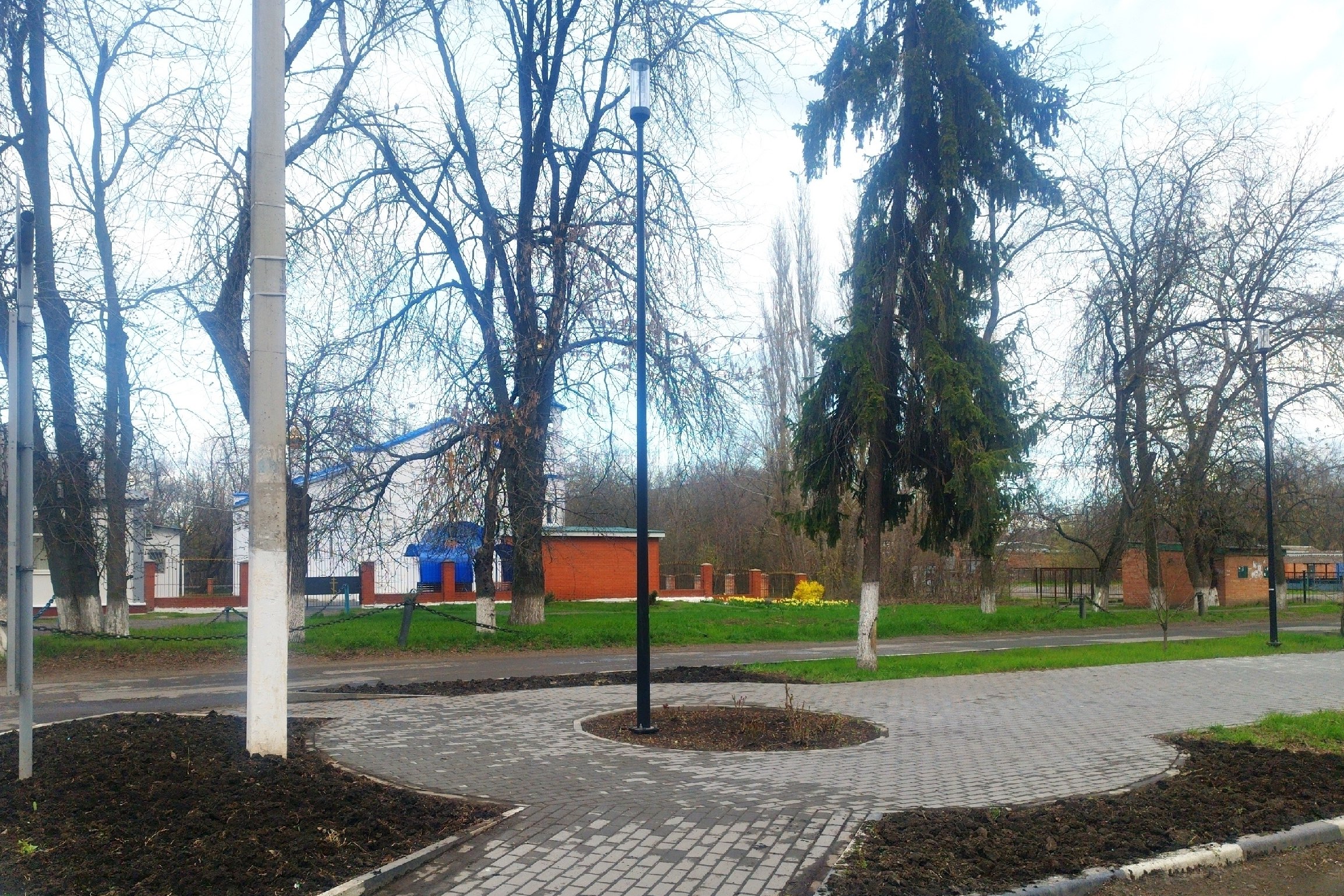 Субботник на улице Достоевского Субботник на улице Достоевского