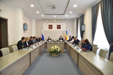 На заседании комитета Законодательного Собрания Ростовской области по законодательству депутаты рассмотрели вопросы, включенные в повестку предстоящего заседания донского парламента