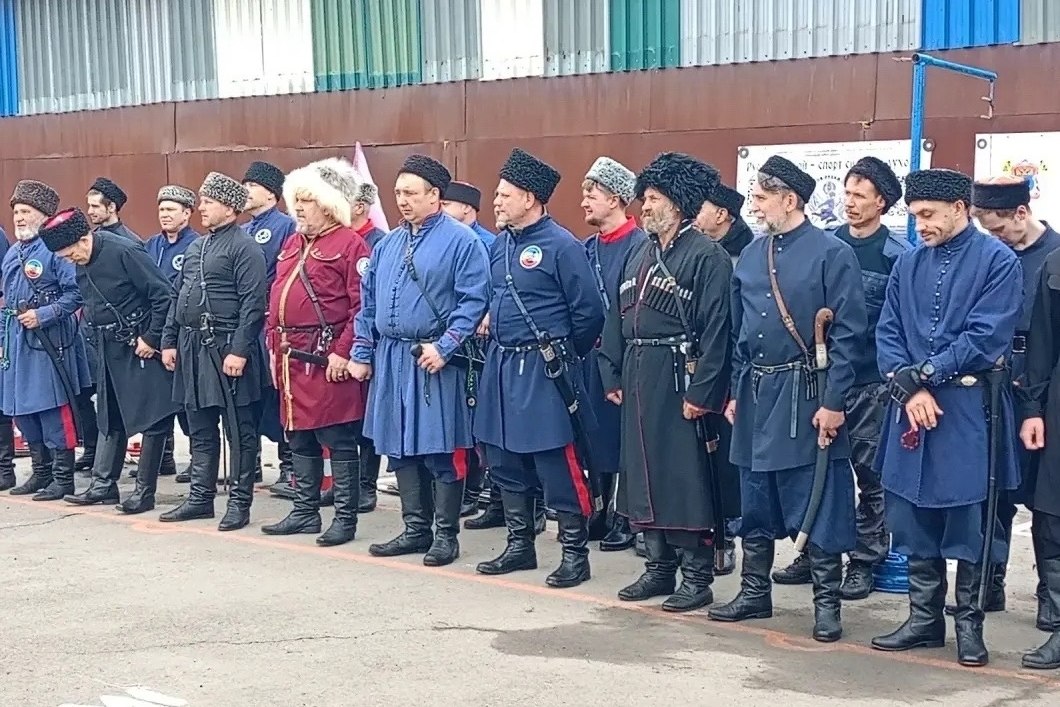 Казаки города Шахты приняли участие в региональных соревнованиях по рубке казачьей шашкой Казаки города Шахты приняли участие в региональных соревнованиях по рубке казачьей шашкой