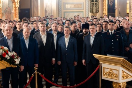 Александр Скрябин: Дорогие ростовчане!. От всей души поздравляю вас с главным христианским праздником - со светлым Христовым Воскресеньем!