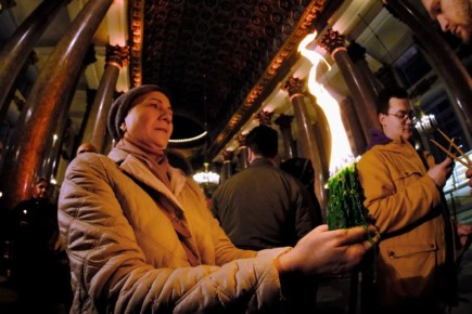 В Ростов-на-Дону прибыл Благодатный огонь