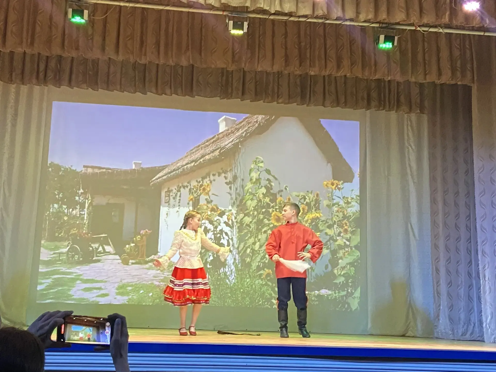 Состоялся галаконцерт победителей и церемония награждения участников фестиваляконкурса «Радуга талантов» Состоялся галаконцерт победителей и церемония награждения участников фестиваляконкурса «Радуга талантов»