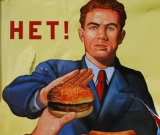 Россияне всё чаще отказываются от фастфуда — денег не хватает