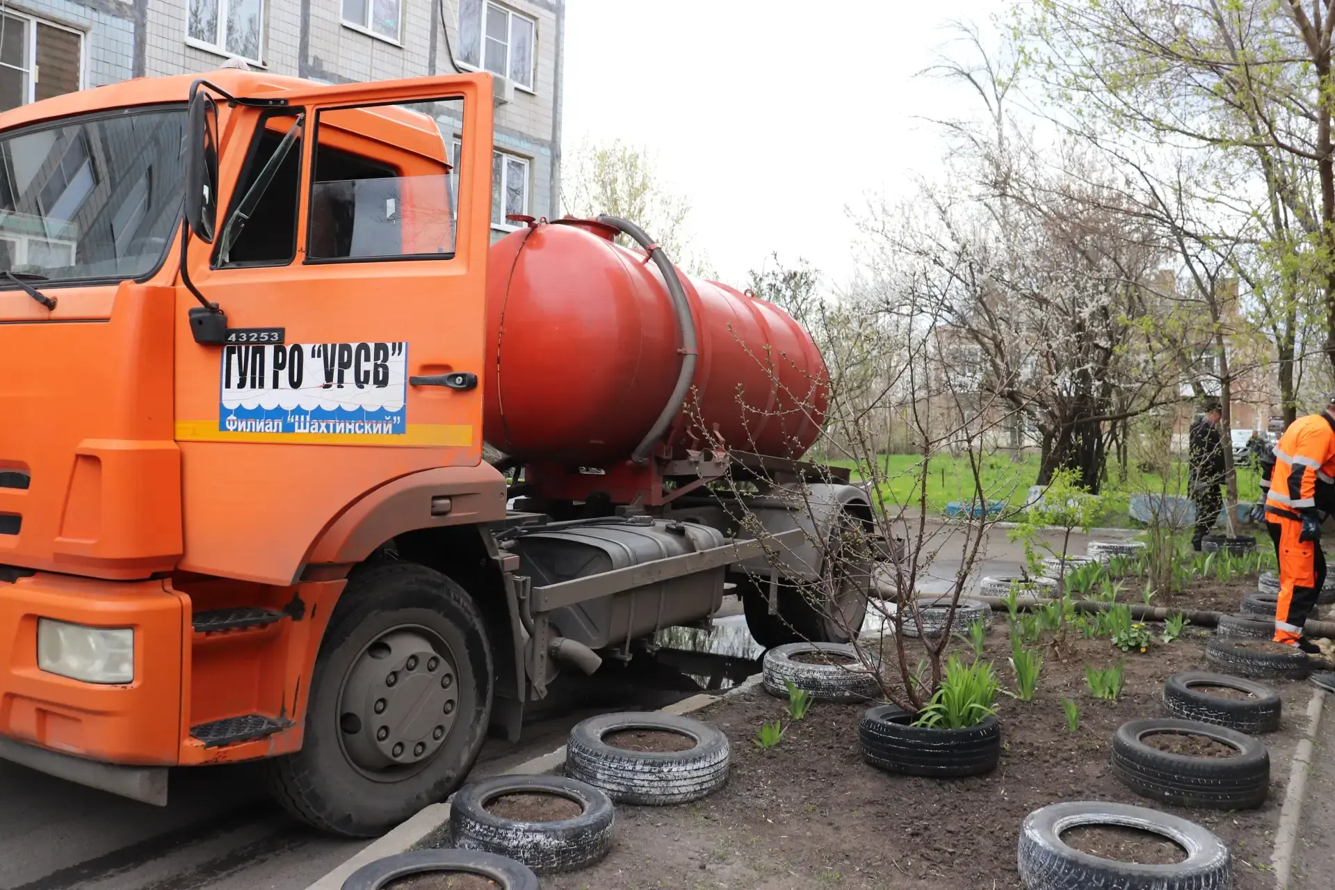 Визит главы города Шахты в посёлок Машзавод: благоустройство и решение коммунальных проблем Визит главы города Шахты в посёлок Машзавод: благоустройство и решение коммунальных проблем