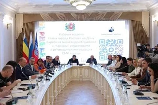 Об аварийных сетях, ремонте дорог, транспорте и вывозе мусора: Глава Ростова Александр Скрябин ответил на вопросы о городе