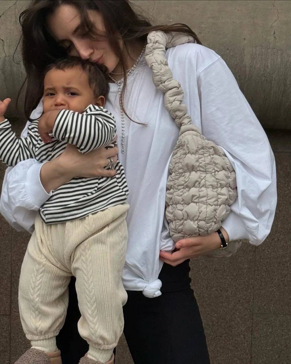 Сказки Чуковского в рэп-стиле и кавказские хиты: Африканец женился на ростовчанке и стал звездой интернета Сказки Чуковского в рэп-стиле и кавказские хиты: Африканец женился на ростовчанке и стал звездой интернета