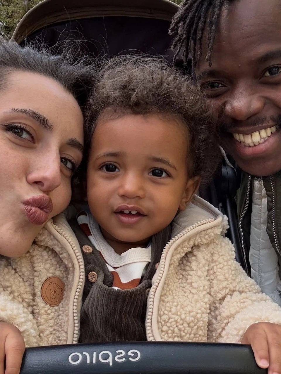 Сказки Чуковского в рэп-стиле и кавказские хиты: Африканец женился на ростовчанке и стал звездой интернета Сказки Чуковского в рэп-стиле и кавказские хиты: Африканец женился на ростовчанке и стал звездой интернета