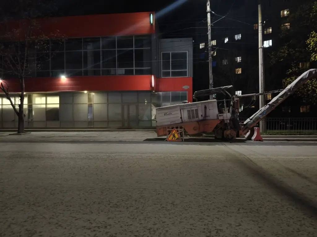 Улучшение качества дорожного покрытия - задача номер один на ближайшее время Улучшение качества дорожного покрытия - задача номер один на ближайшее время