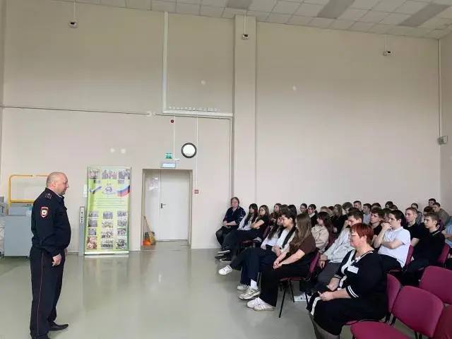 «Чистое поколение - 2026»: в Шахтах полицейские продолжают проводить профилактические беседы со школьниками «Чистое поколение - 2026»: в Шахтах полицейские продолжают проводить профилактические беседы со школьниками