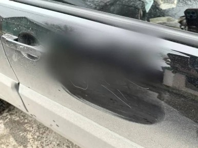 Пожилая рецидивистка из Шахт изуродовала авто соседки ножницами и нацарапала мужской половой орган