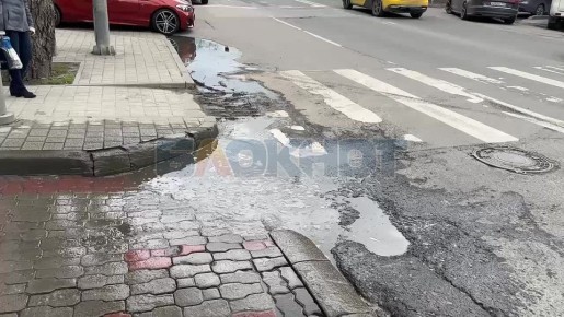 Одна «скромная» лужа портит жизнь всей Пушкинской