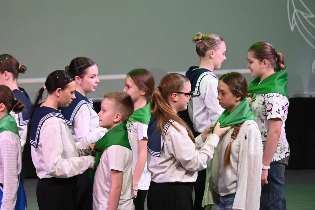 Лика Касаркина из Новочеркасска и Каролина Кубракова из Аксайского района, находящиеся на сопровождении ростовского филиала фонда «Защитники Отечества», победили в творческом конкурсе для семей защитников Отечества и, в... Лика Касаркина из Новочеркасска и Каролина Кубракова из Аксайского района, находящиеся на сопровождении ростовского филиала фонда «Защитники Отечества», победили в творческом конкурсе для семей защитников Отечества и, в...