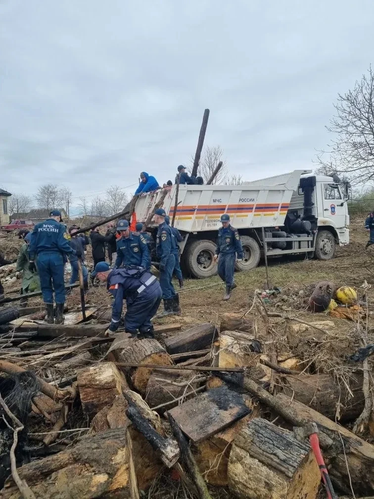 #ЧтоВчераПроизошло?. За 15 апреля 2026 года пожарно-спасательные подразделения Главного управления МЧС России по Ростовской области ликвидировали: