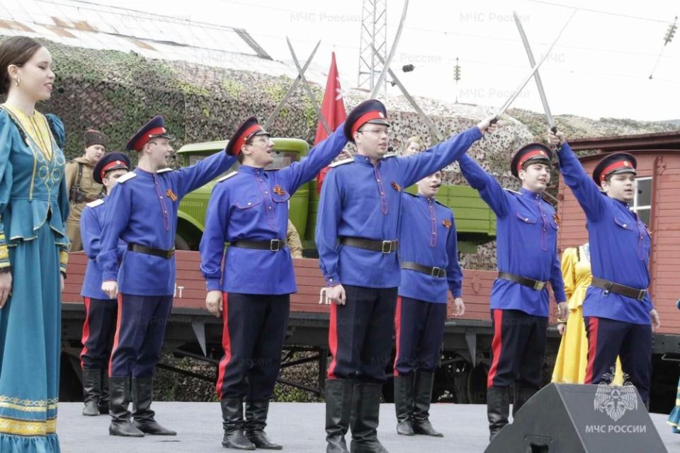 В Ростове-на-Дону встретили ретропоезд Победы В Ростове-на-Дону встретили ретропоезд Победы