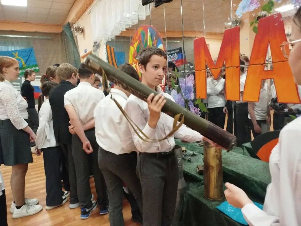 В ДК «Русь» школьникам напомнили о цене Победы В ДК «Русь» школьникам напомнили о цене Победы