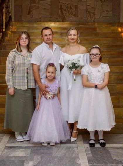Ростовчанка заказала молебен святому, чтобы выйти замуж, и положила под кровать ножи, чтобы родить сына