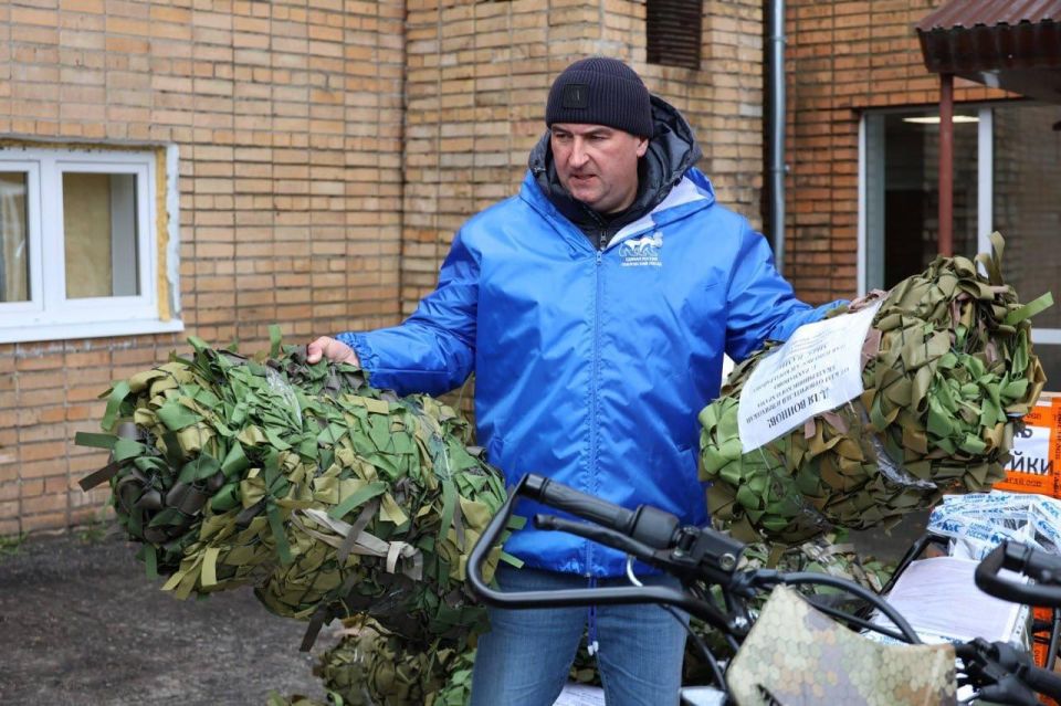 «Единая Россия» отправила на фронт и в регионы тысячи тонн помощи перед 9 Мая «Единая Россия» отправила на фронт и в регионы тысячи тонн помощи перед 9 Мая