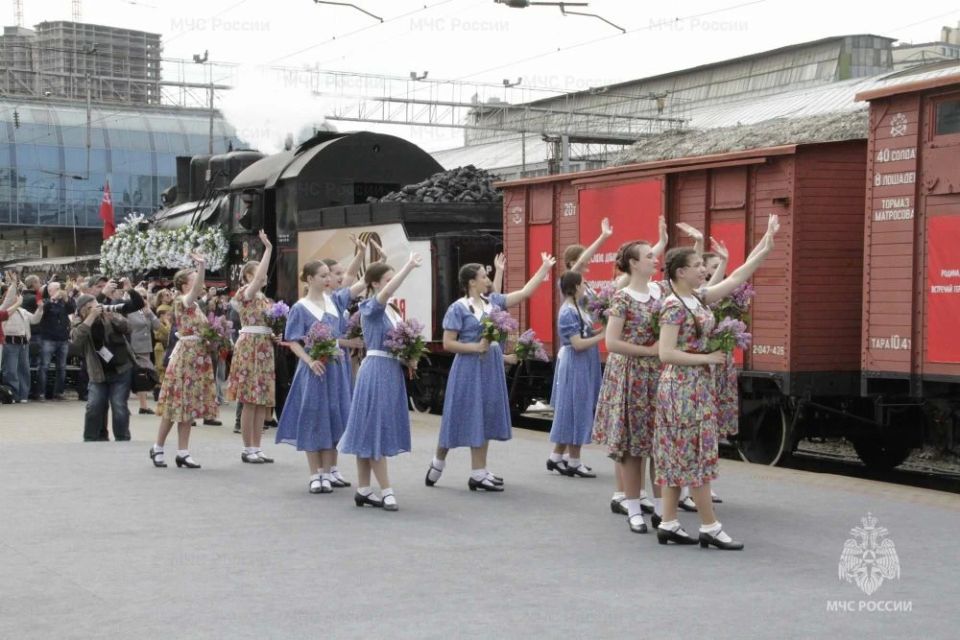 В Ростове-на-Дону встретили ретропоезд Победы В Ростове-на-Дону встретили ретропоезд Победы