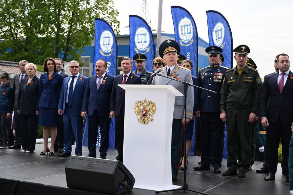 На полигоне Донского государственного технического университета состоялся областной межвузовский военно-патриотический праздник «Поклонимся великим тем годам». На полигоне Донского государственного технического университета состоялся областной межвузовский военно-патриотический праздник «Поклонимся великим тем годам».