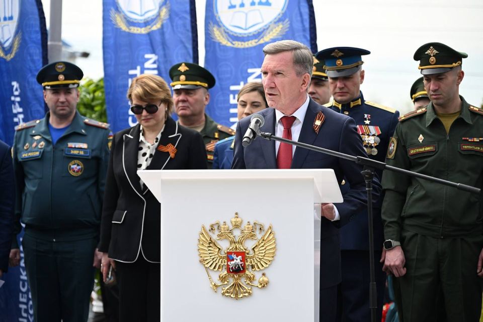 На полигоне Донского государственного технического университета состоялся областной межвузовский военно-патриотический праздник «Поклонимся великим тем годам». На полигоне Донского государственного технического университета состоялся областной межвузовский военно-патриотический праздник «Поклонимся великим тем годам».