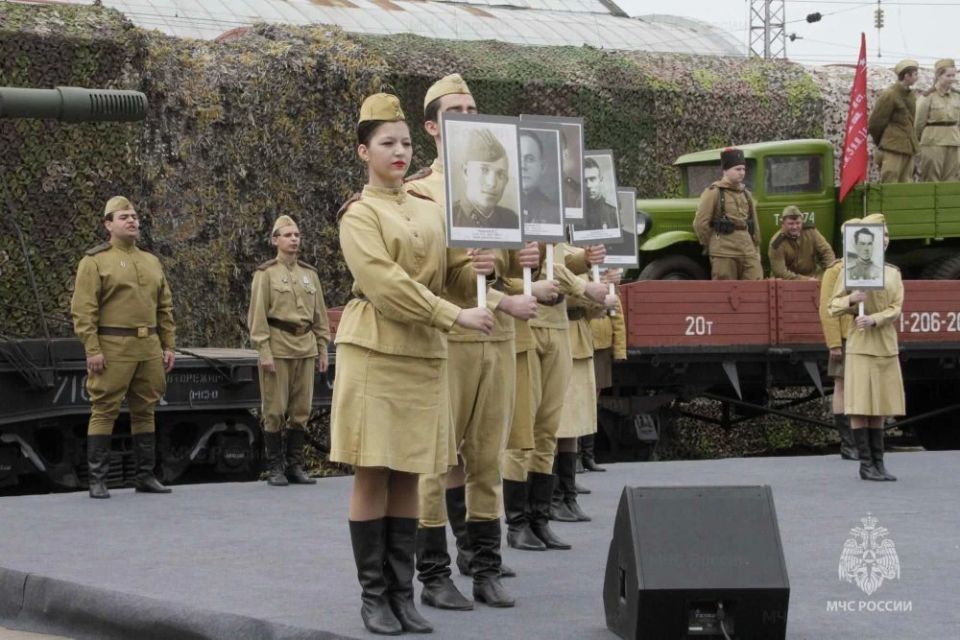 В Ростове-на-Дону встретили ретропоезд Победы В Ростове-на-Дону встретили ретропоезд Победы